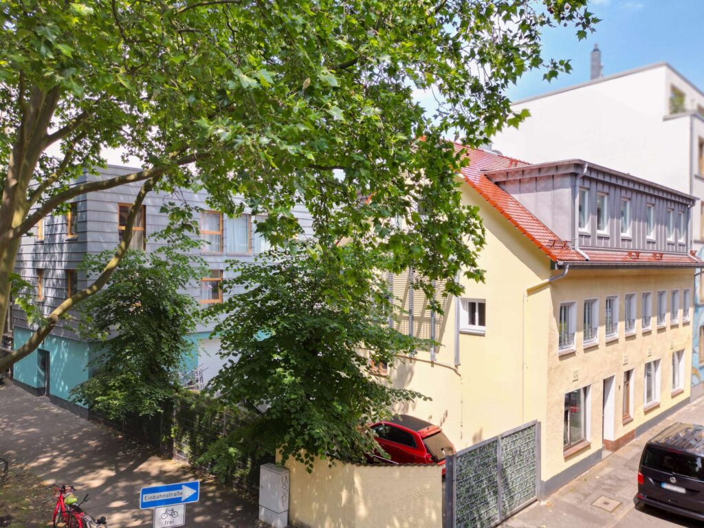 Zwei modernisierte Mehrfamilienhäuser auf St. Pauli!
