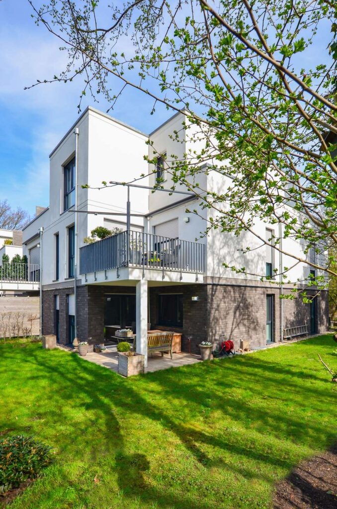 Exklusive 3-Zimmer-Wohnung mit Garten und Terrasse in Wellingsbüttel!