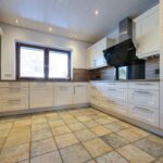 Familiengerechtes Einfamilienhaus mit viel Platzangebot in Feldrandlage!