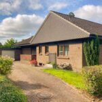 Familiengerechtes Einfamilienhaus mit viel Platzangebot in Feldrandlage!