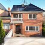 Umfangreich modernisiertes verbundenes Einfamilienhaus in schöner Wohnstraße!